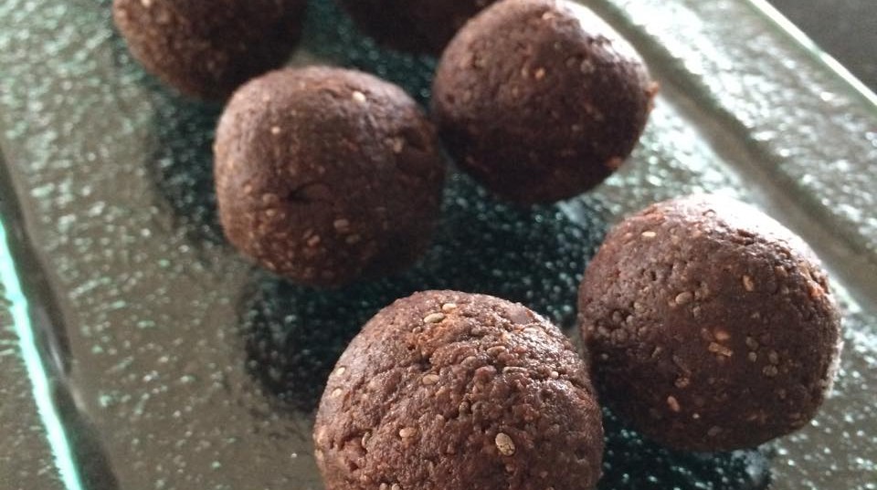 Nut-free Chocolate Macaroon Balls