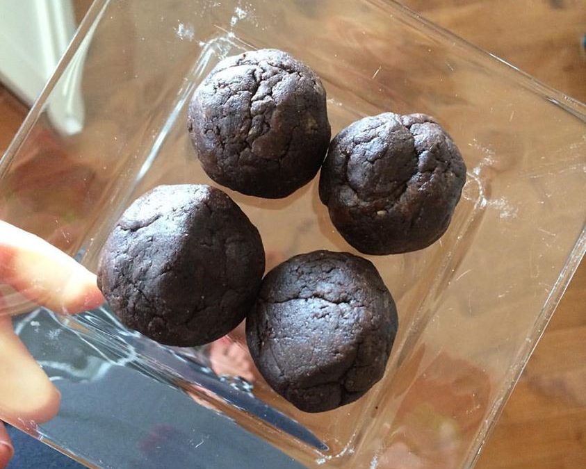 Healthy 2-Bite Brownie Balls